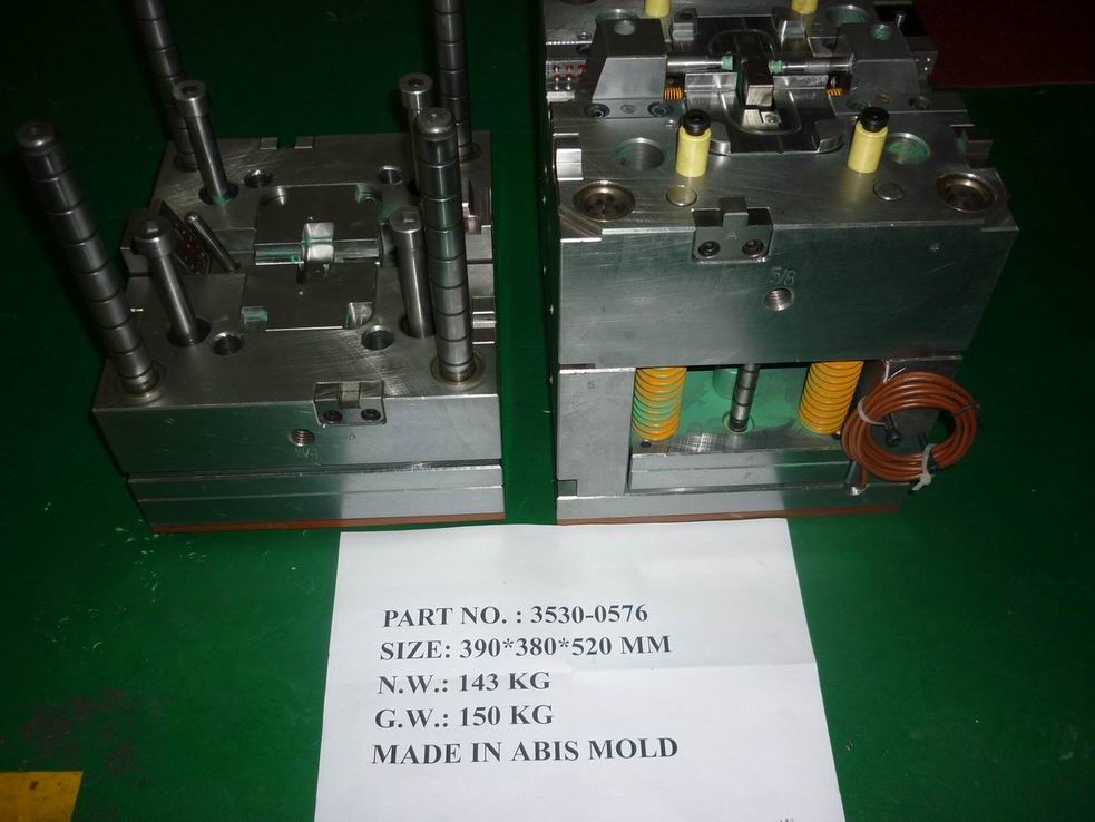Auto Part Custom Mould Design Pastic Injection Mold1.JPG